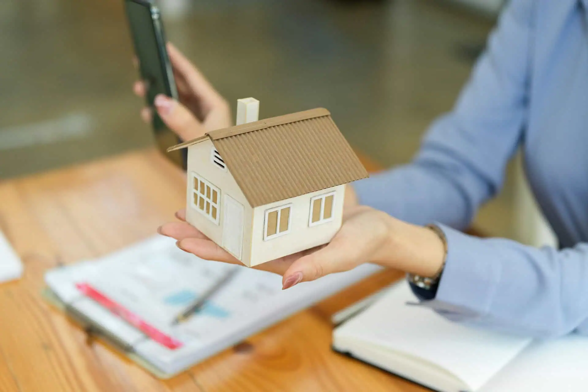 How Cash Home Buyers Can Help With Title Problems