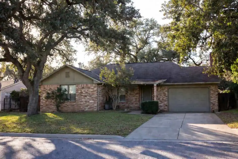A Fort Worth House Having Been Sold For Cash In Fort Worth.